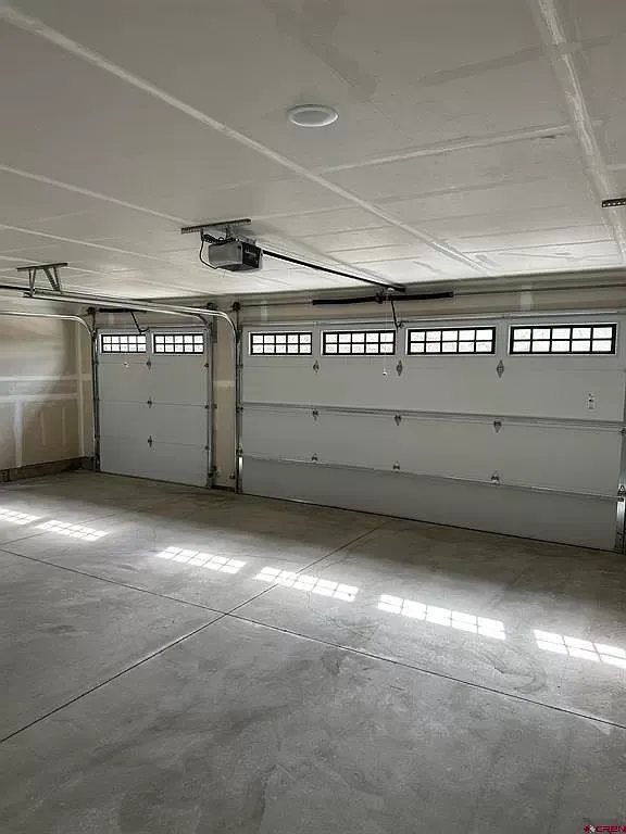 1524 Big Pines Drive interior garage