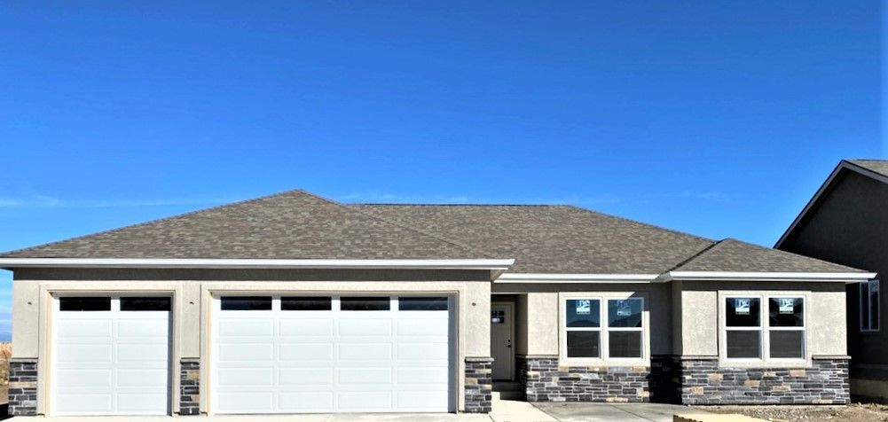 Front view photo of Western Colorado new home for sale built by Integrity Homes, Custom Home Builder, Contractor