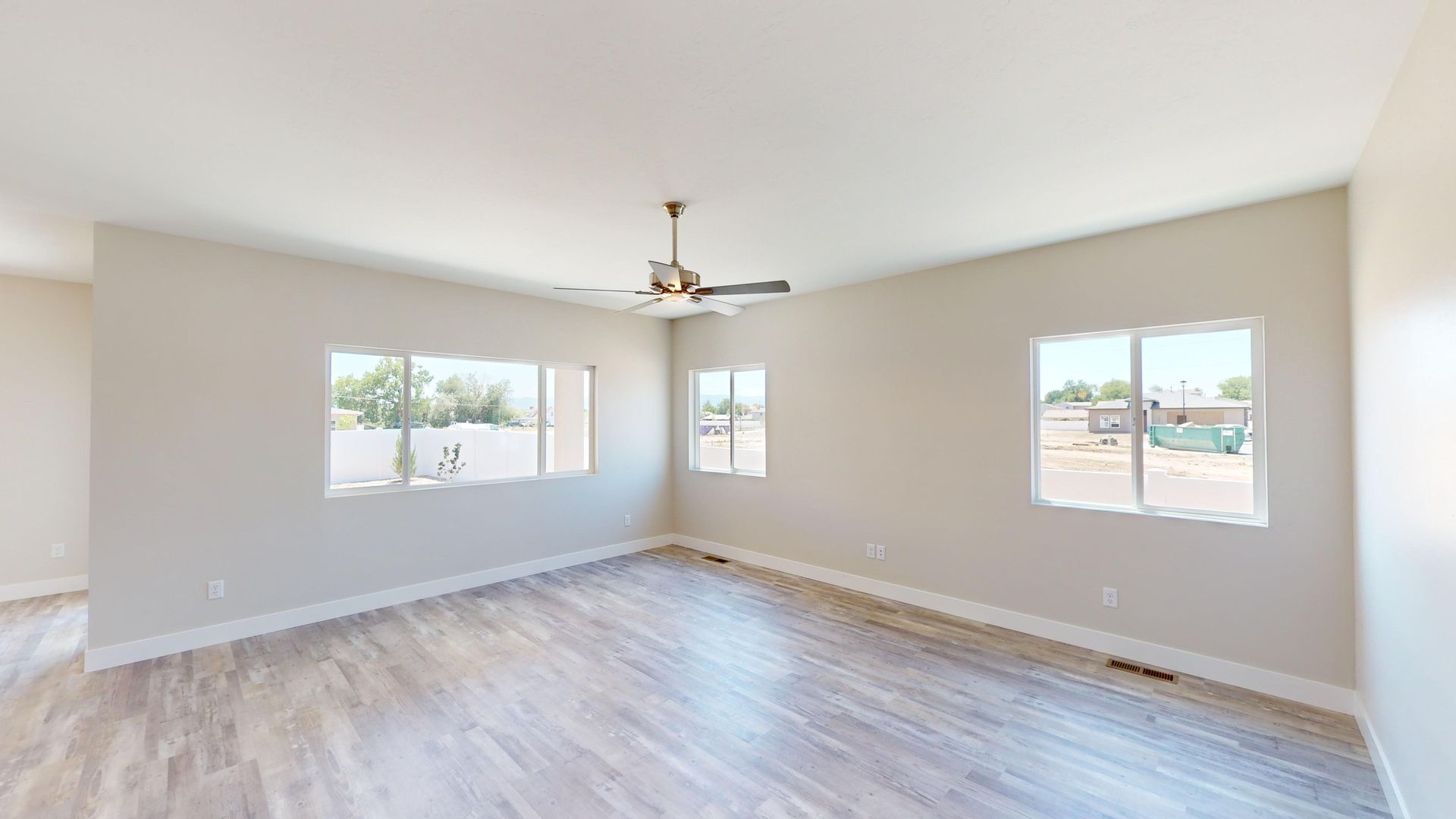 3311 Swan View Ct living room