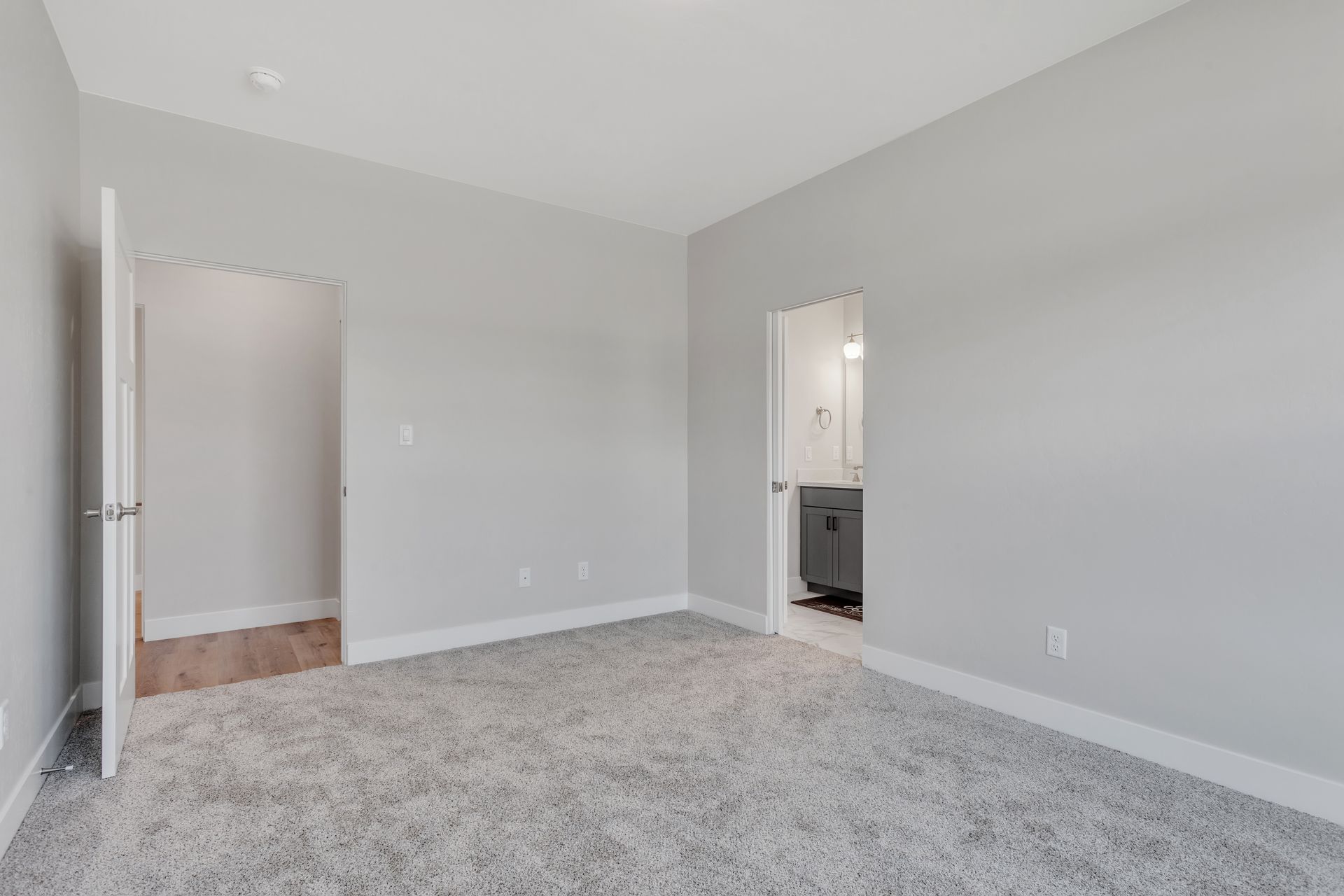 3309 Pyrus Street bedroom