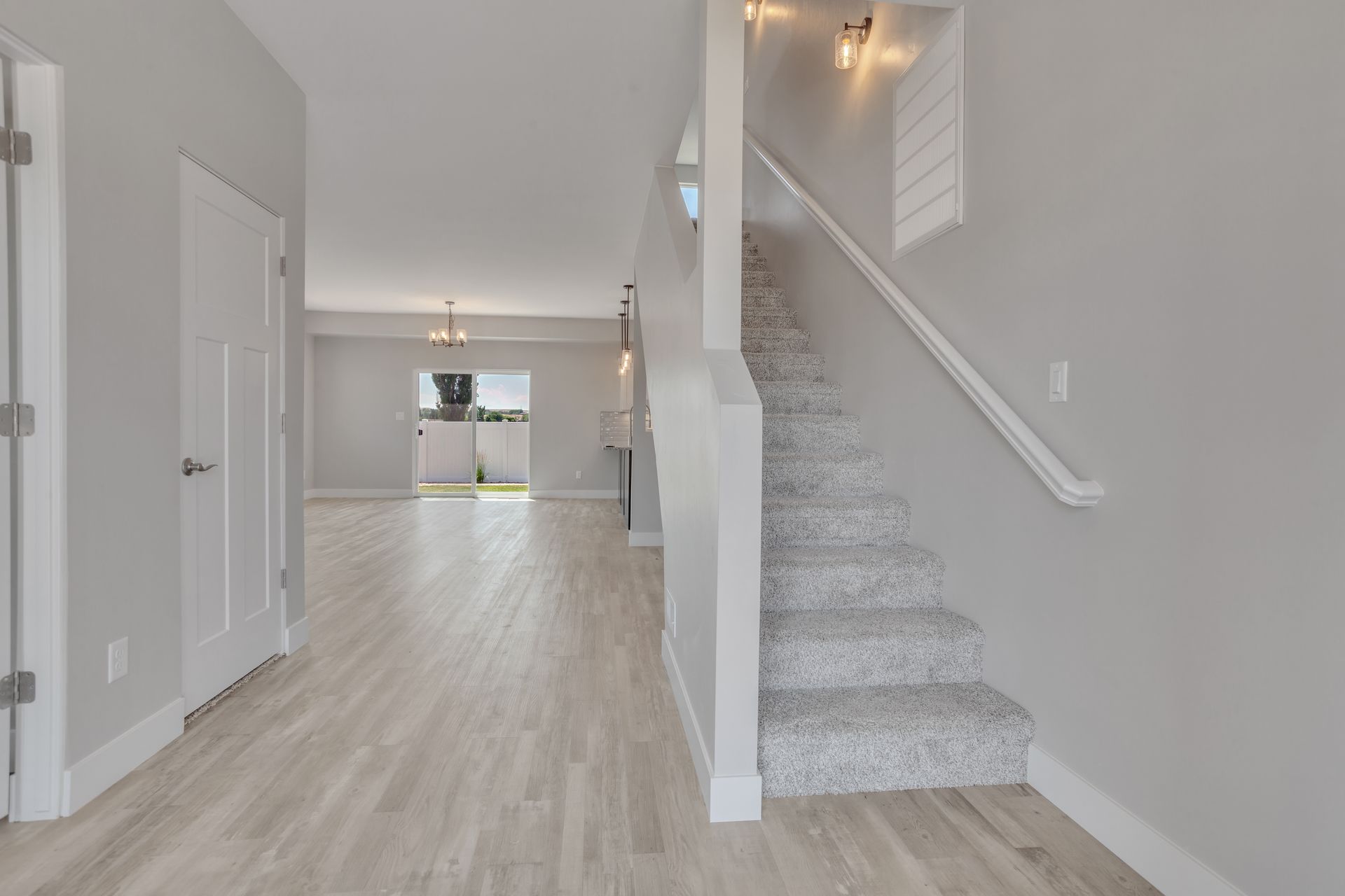 3315 Pyrus Street interior