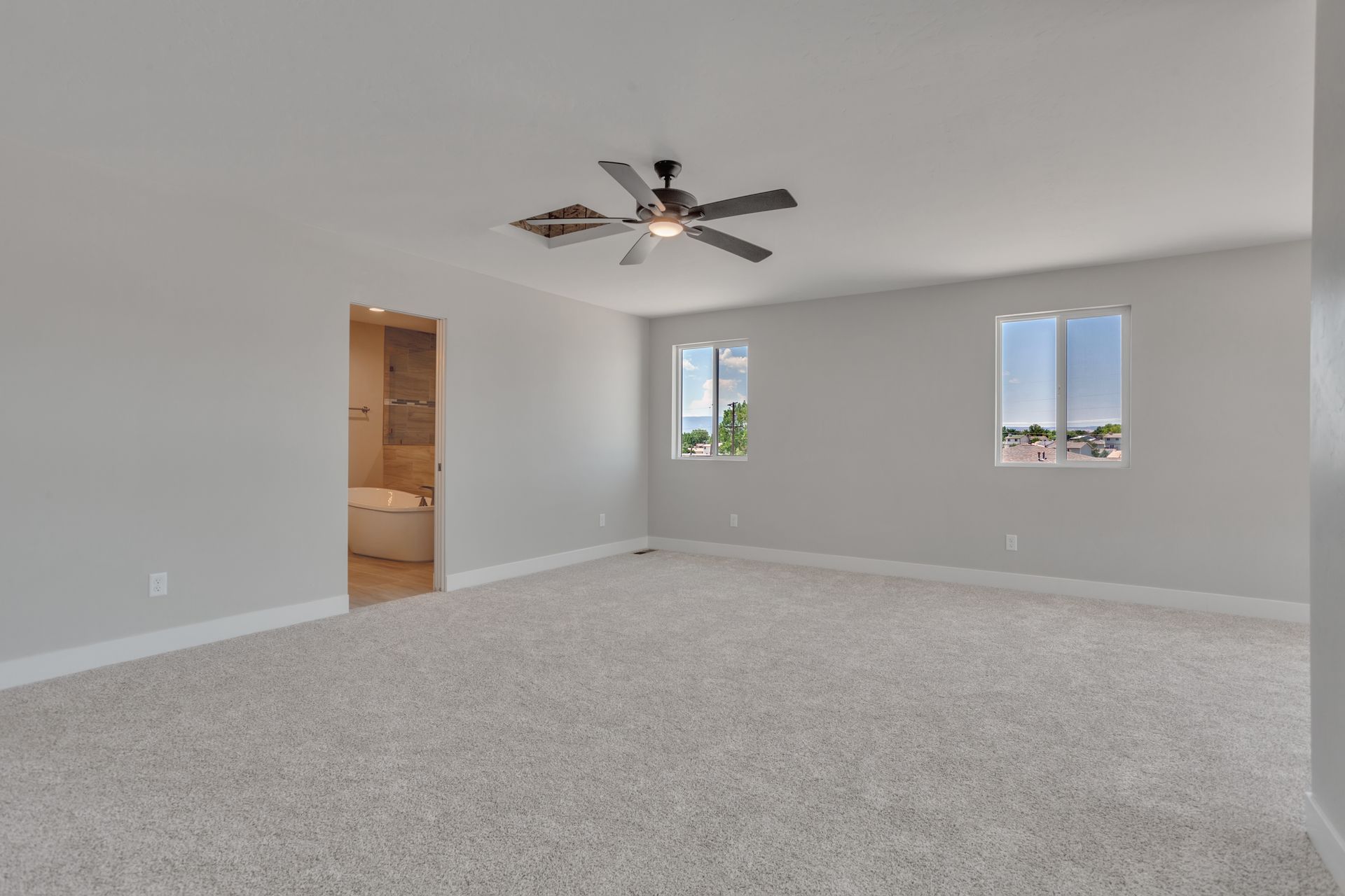 3315 Pyrus Street interior