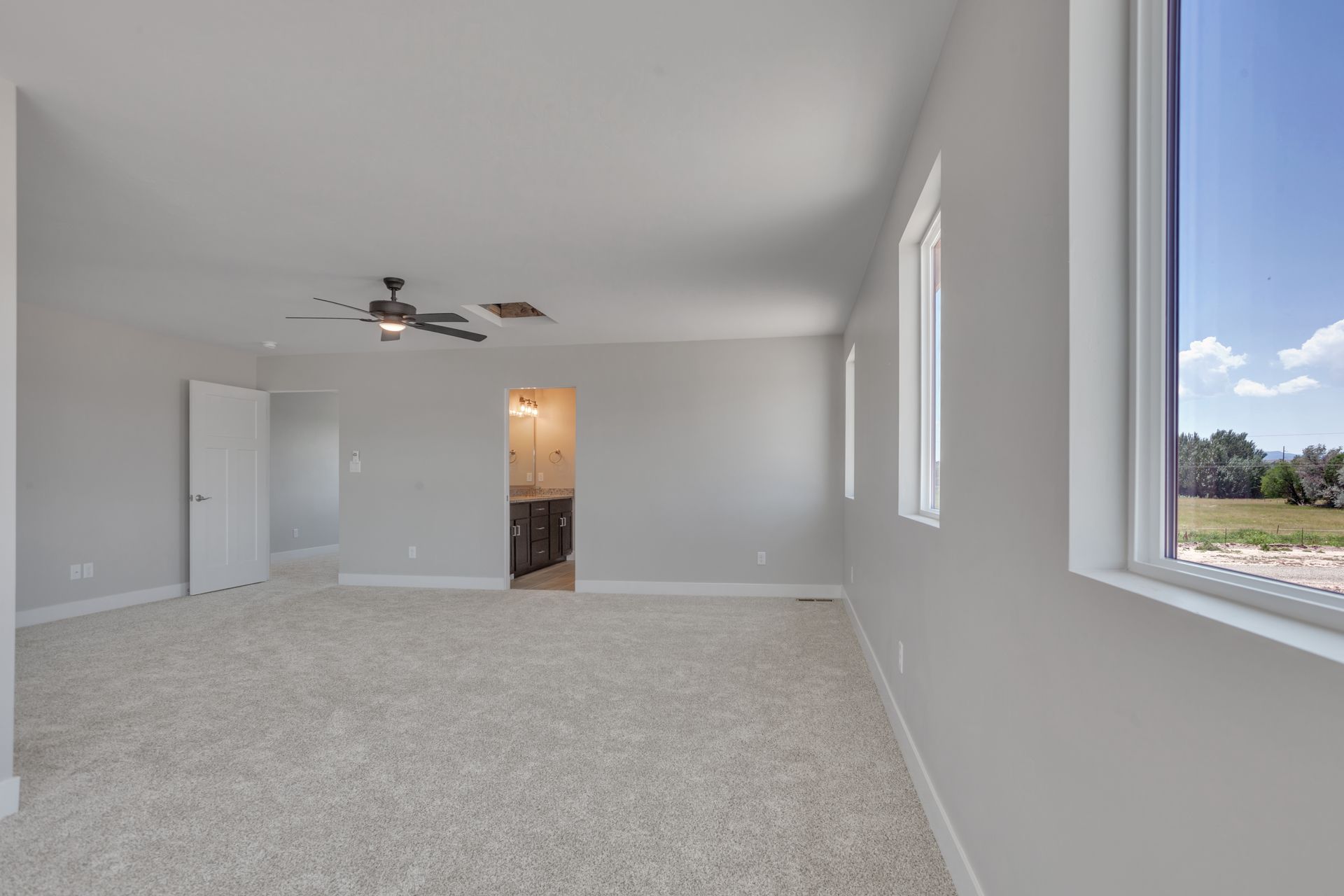 3315 Pyrus Street interior