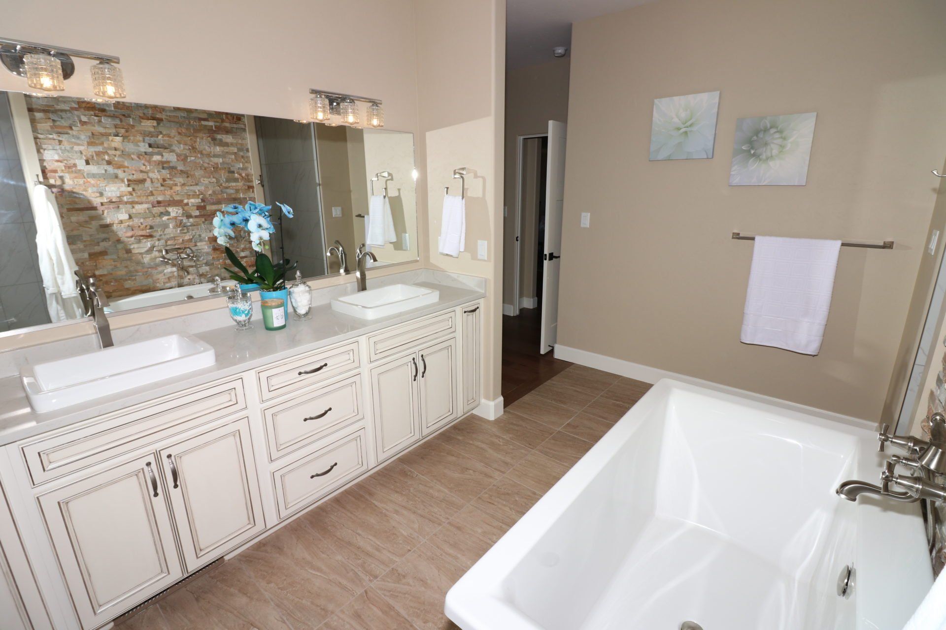 Primary Bathroom Double Vanity and Tub | Integrity Homes | Grand Junction, CO 81501
