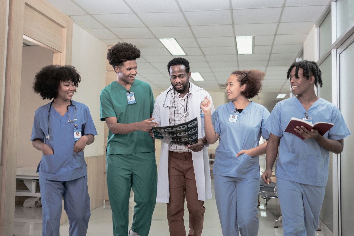 Prestando seu primeiro plantão médico. A Gx te apoia nessa jornada.