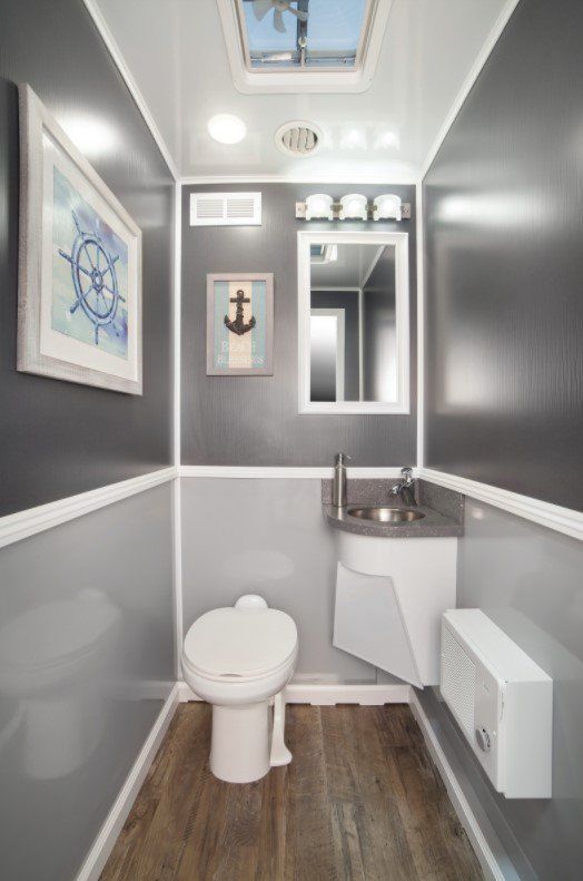 trailer with flushing toilets