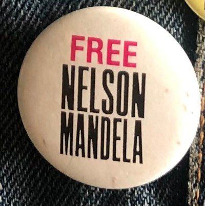 Free Nelson Mandela badge