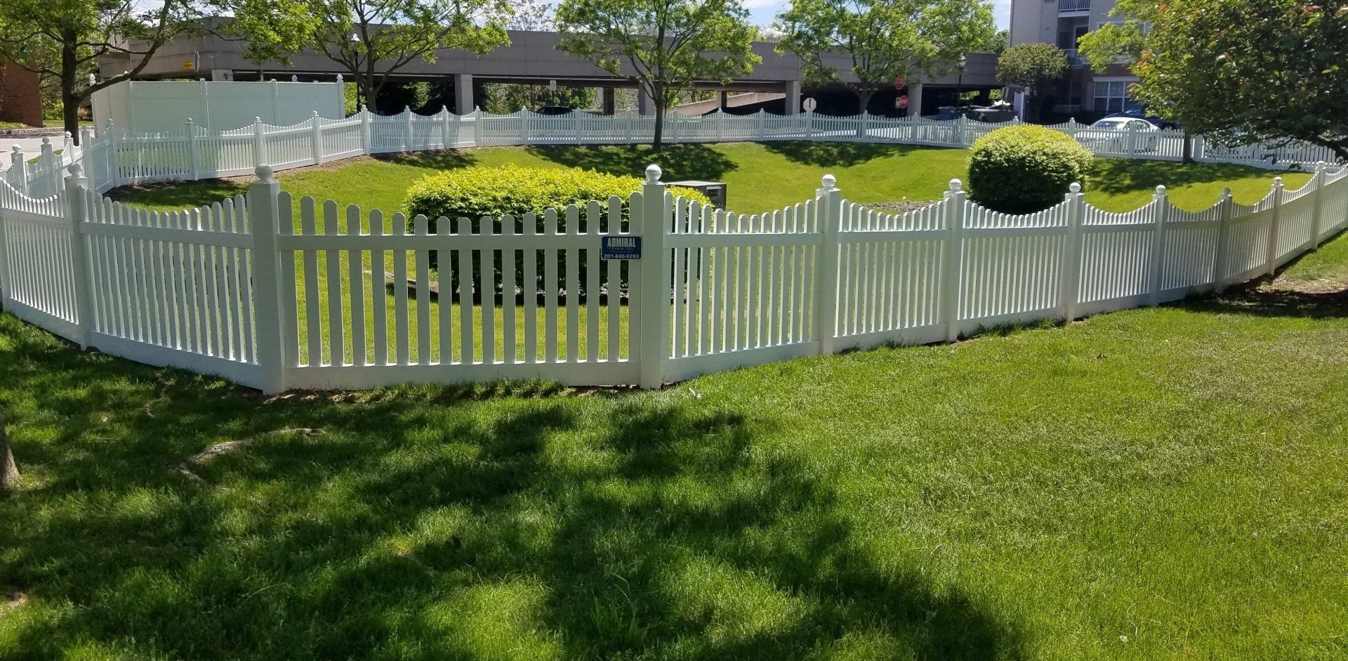 Circle PVC Fence — Ridgefield, NJ — Admiral Fence