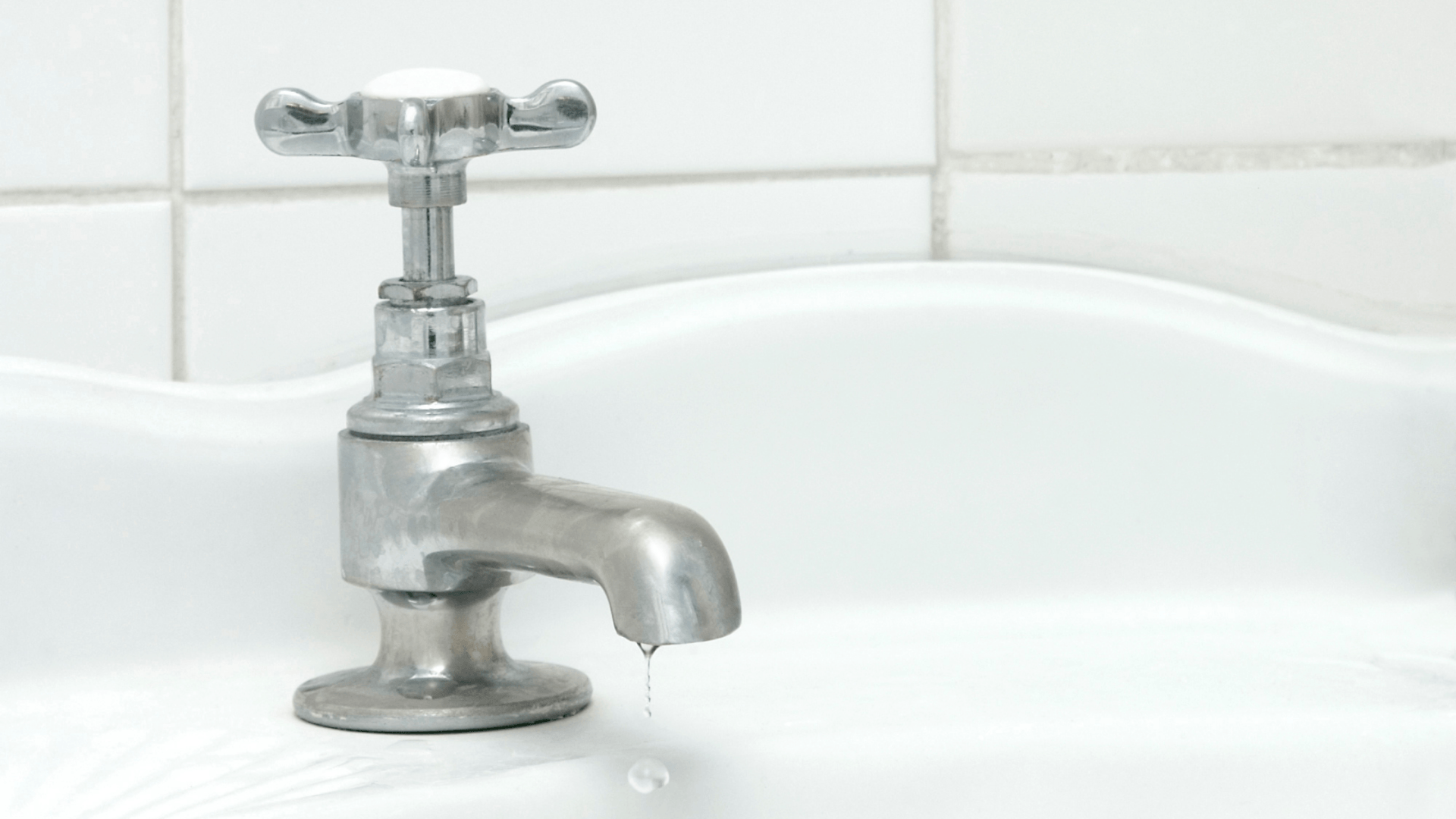 Leaking tap into the sink at home
