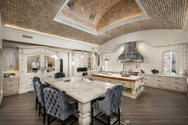 ハウスオンザヒル house on the hill 2点セット Luxury Home Magazine Highlights The Castle on the Hill