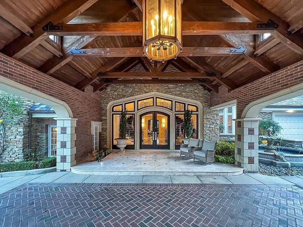 Traditional Style Estate