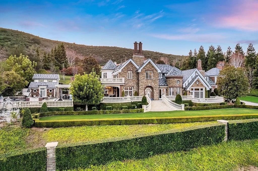 Traditional Style Estate