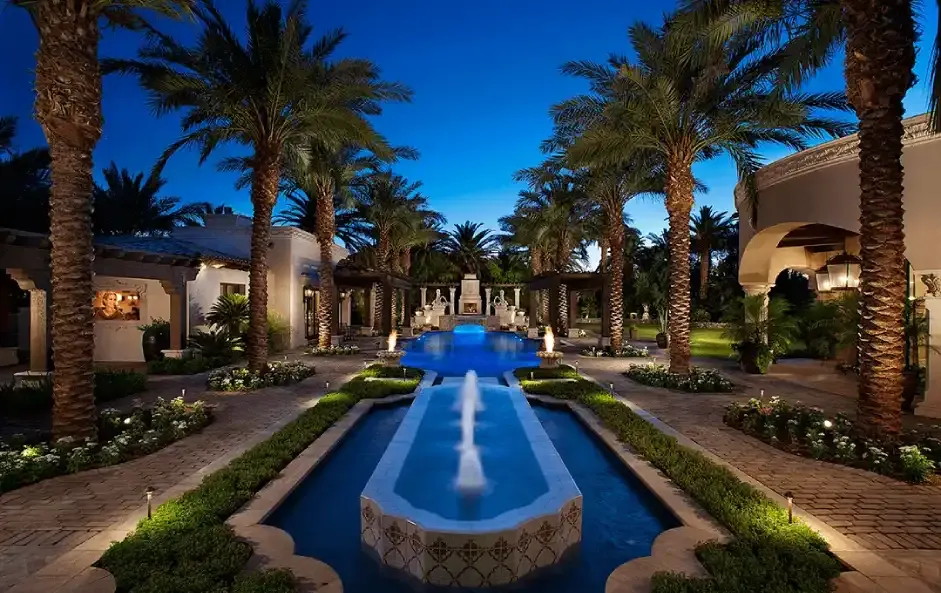 Backyard water feature and landscape fountain ideas