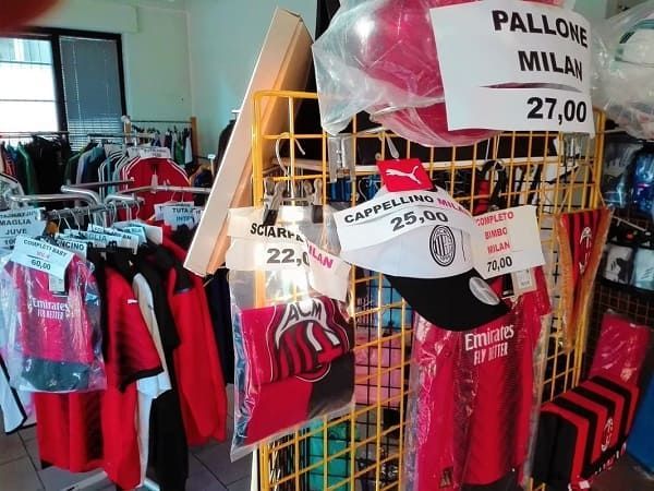maglie ufficiali Serie A: maglie calcio Milan