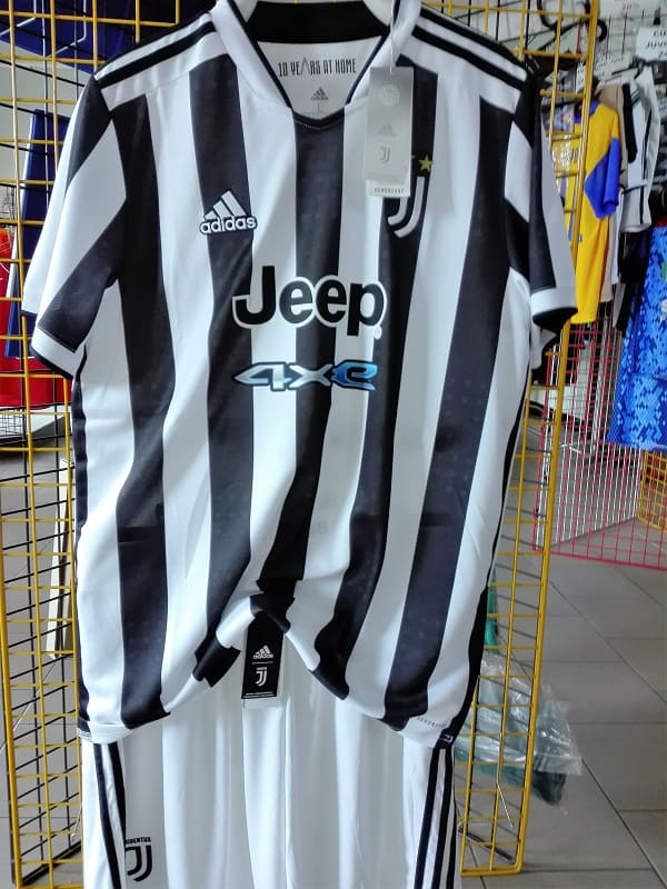completini Adidas calcio: completo Juventus
