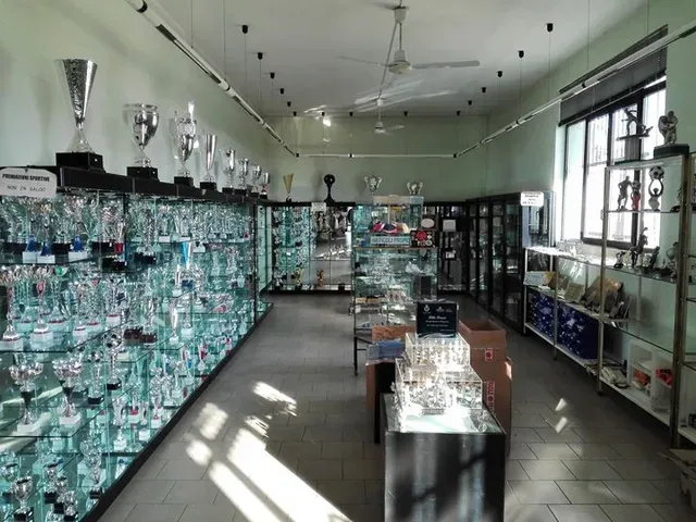 negozio di coppe e trofei Milano