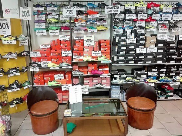 outlet Melegnano scarpe Nike calcio