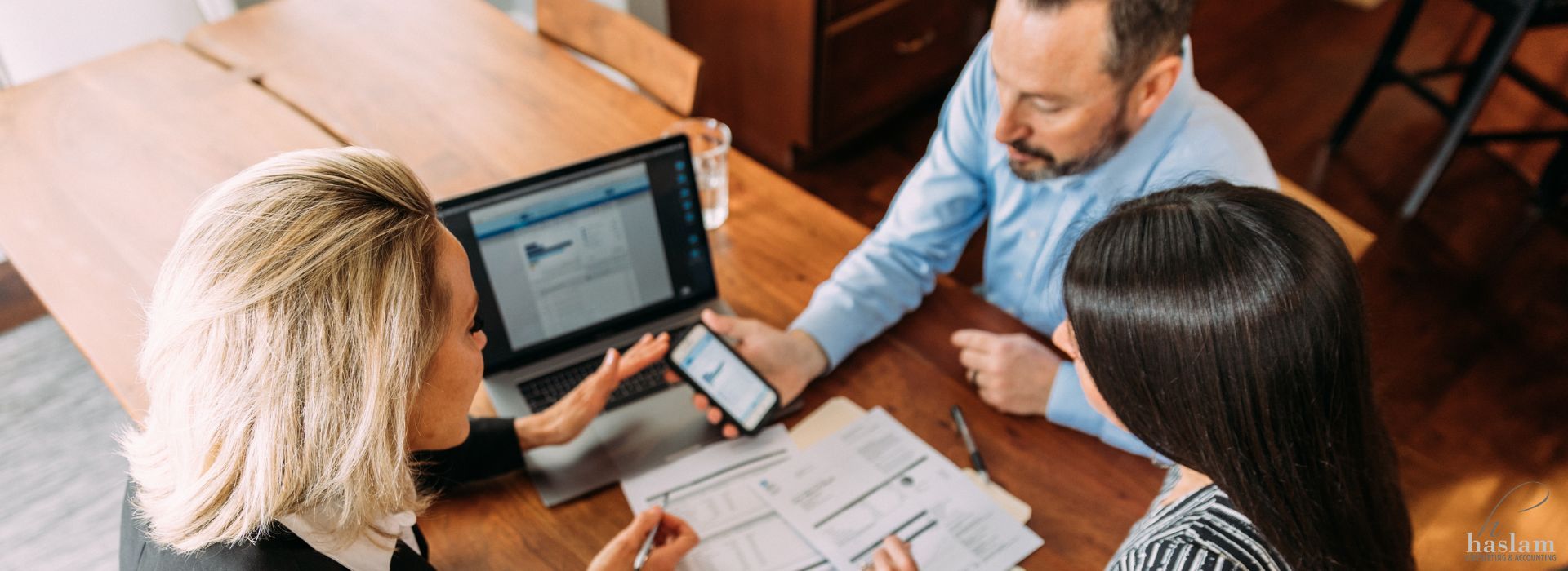 Data-driven decision-making: sales, marketing and social media