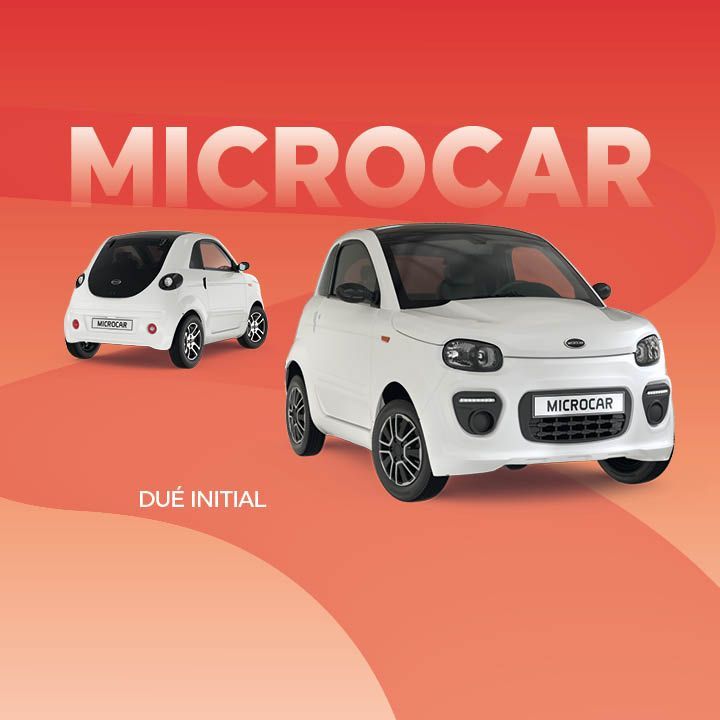 Une microcar blanche est montrée sur un fond rouge