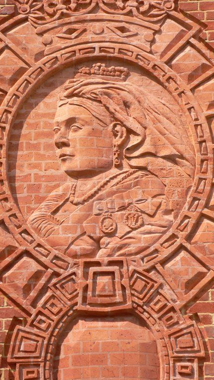 Brick carving. BCD sculpture. The Bombay Sapphire Gind Brick Queen. Laverstoke Mill Gin