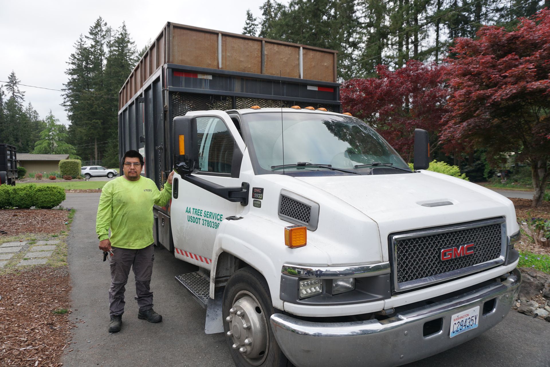 locally owned tree service