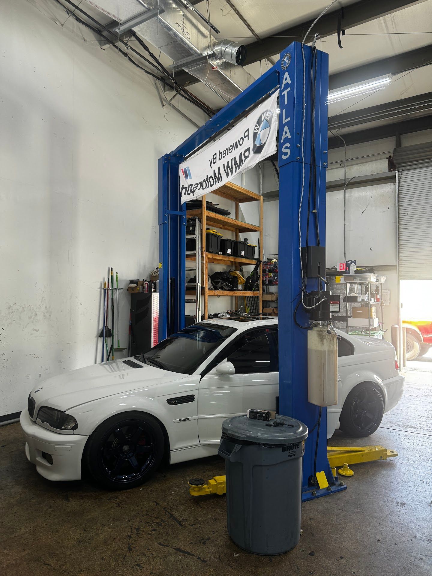 Car on Maintenance | EuroWorks