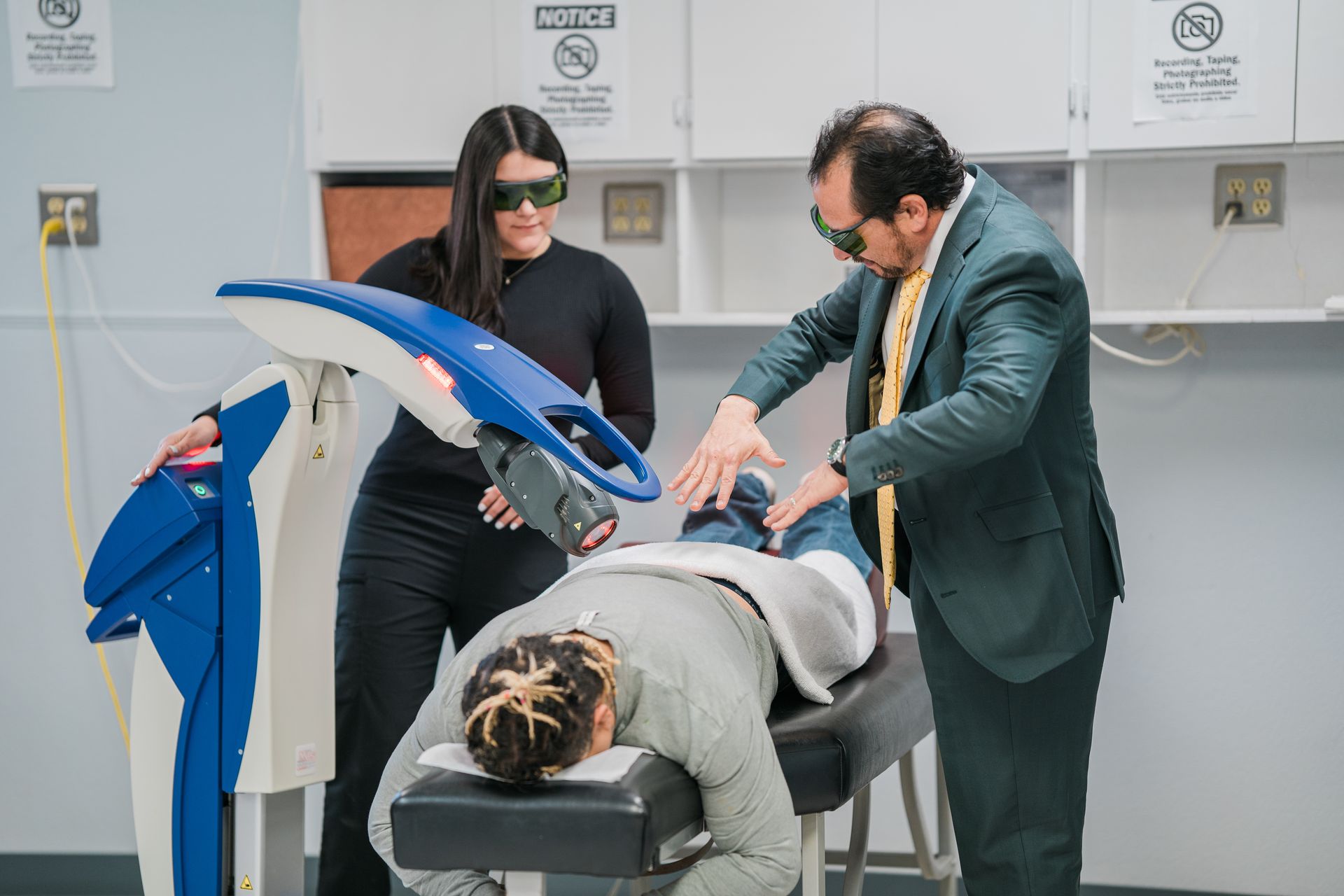 woman receiving chiropractic care