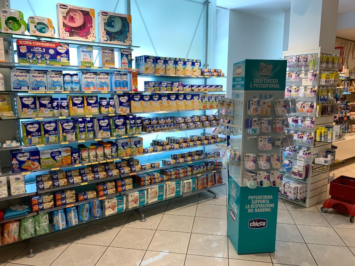 Locali interni della farmacia di Maniago