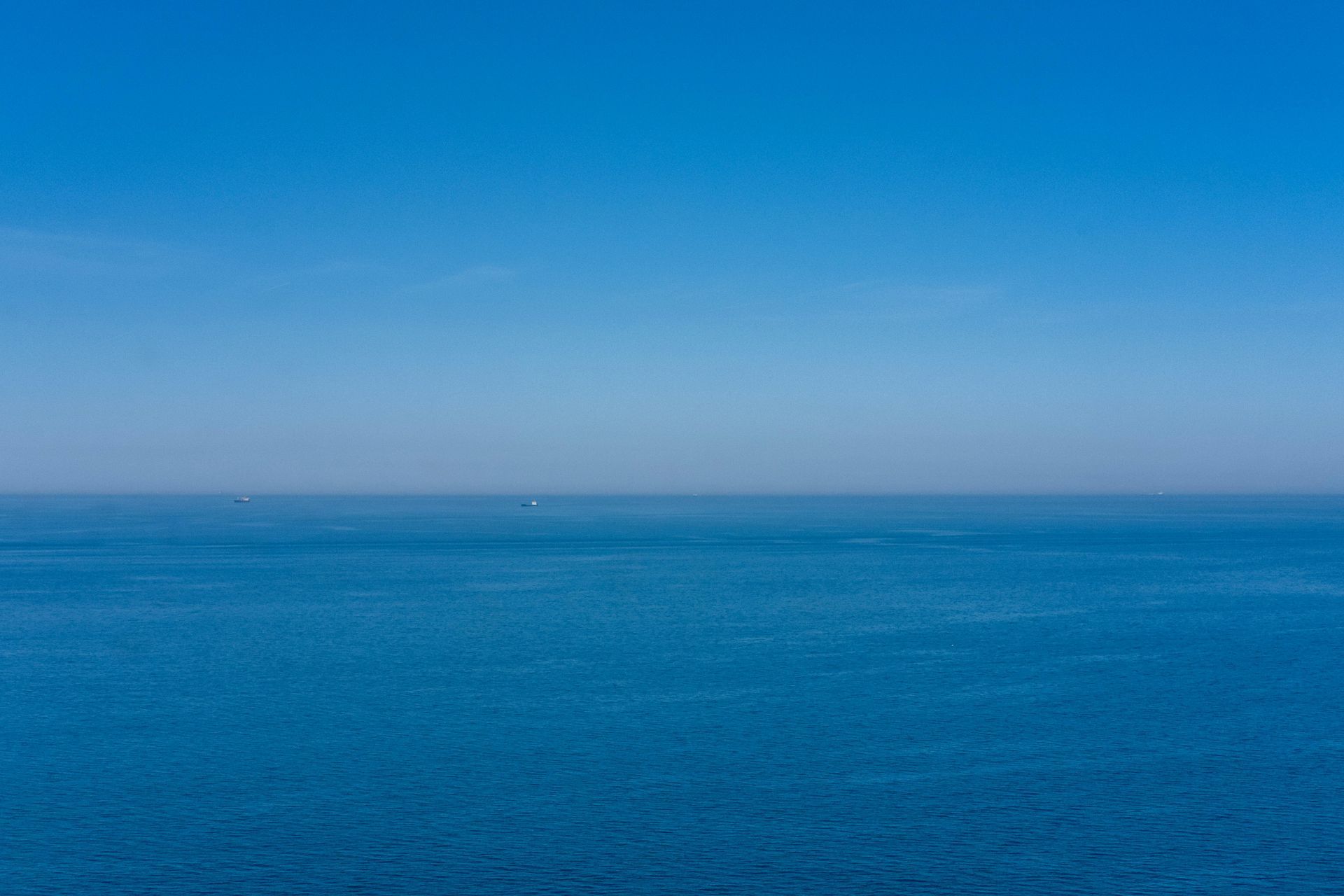 Blue Ocean and blue sky