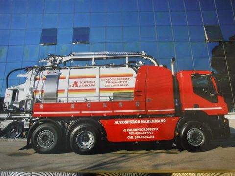 Mezzo della ditta Autospurgo Maremmano