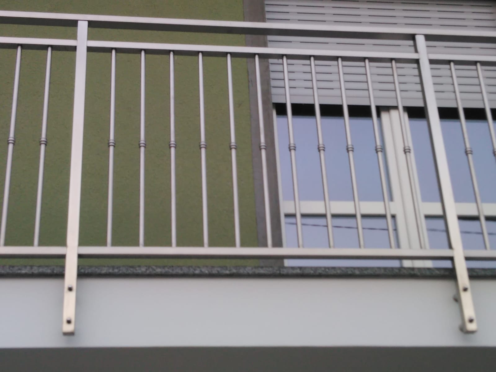 grata in ferro per balcone - marnate - legnano