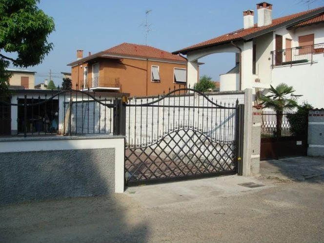 cancello scorrevole in ferro - marnate - legnano
