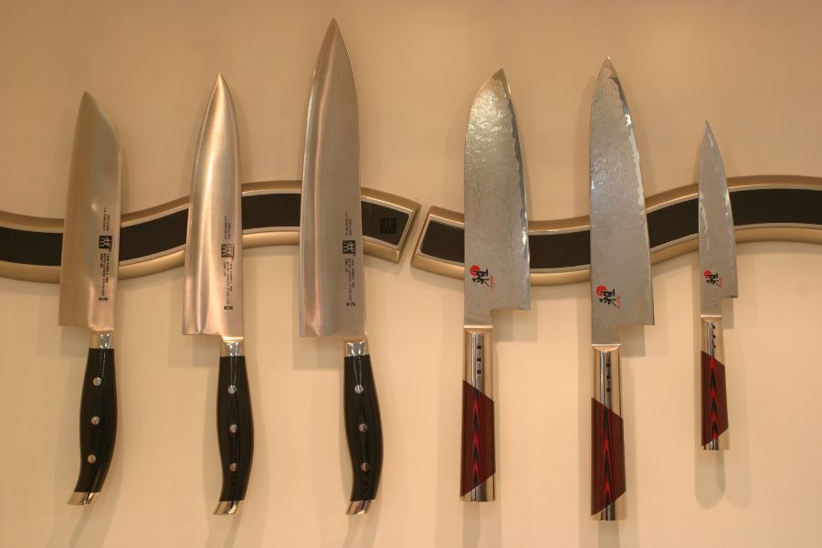 Coltelli da pesce e formaggi