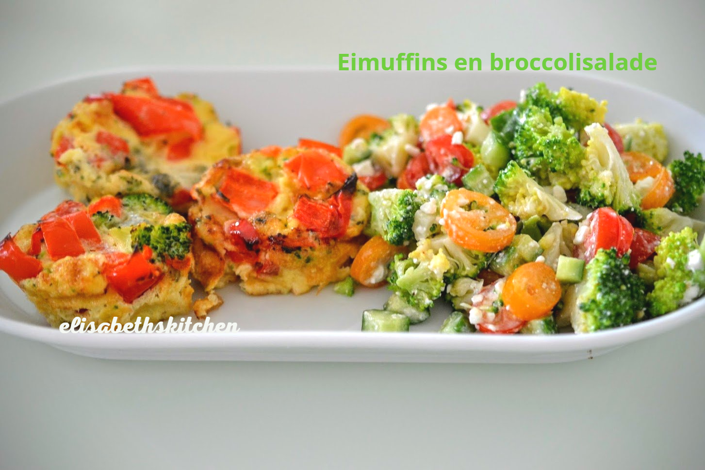 Eimuffins en broccolisalade
