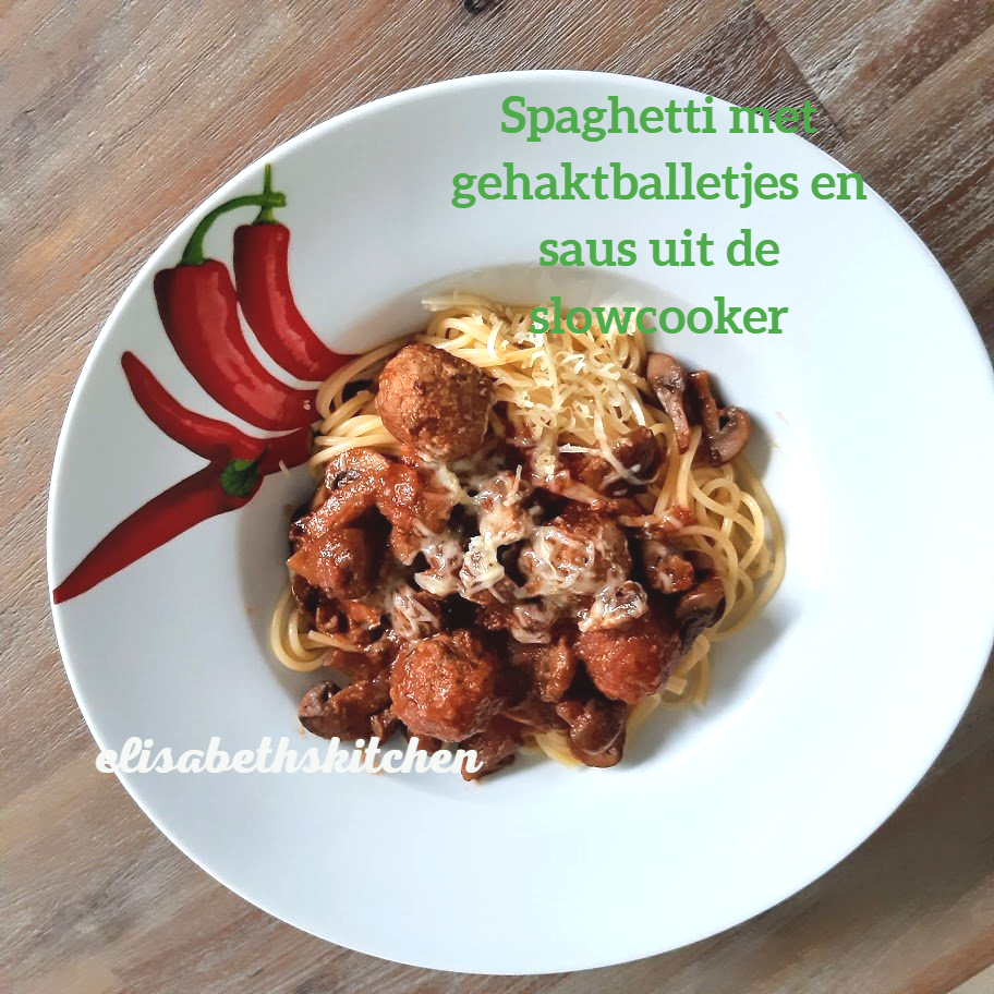 Spaghetti met gehaktballetjes en saus uit de slowcooker