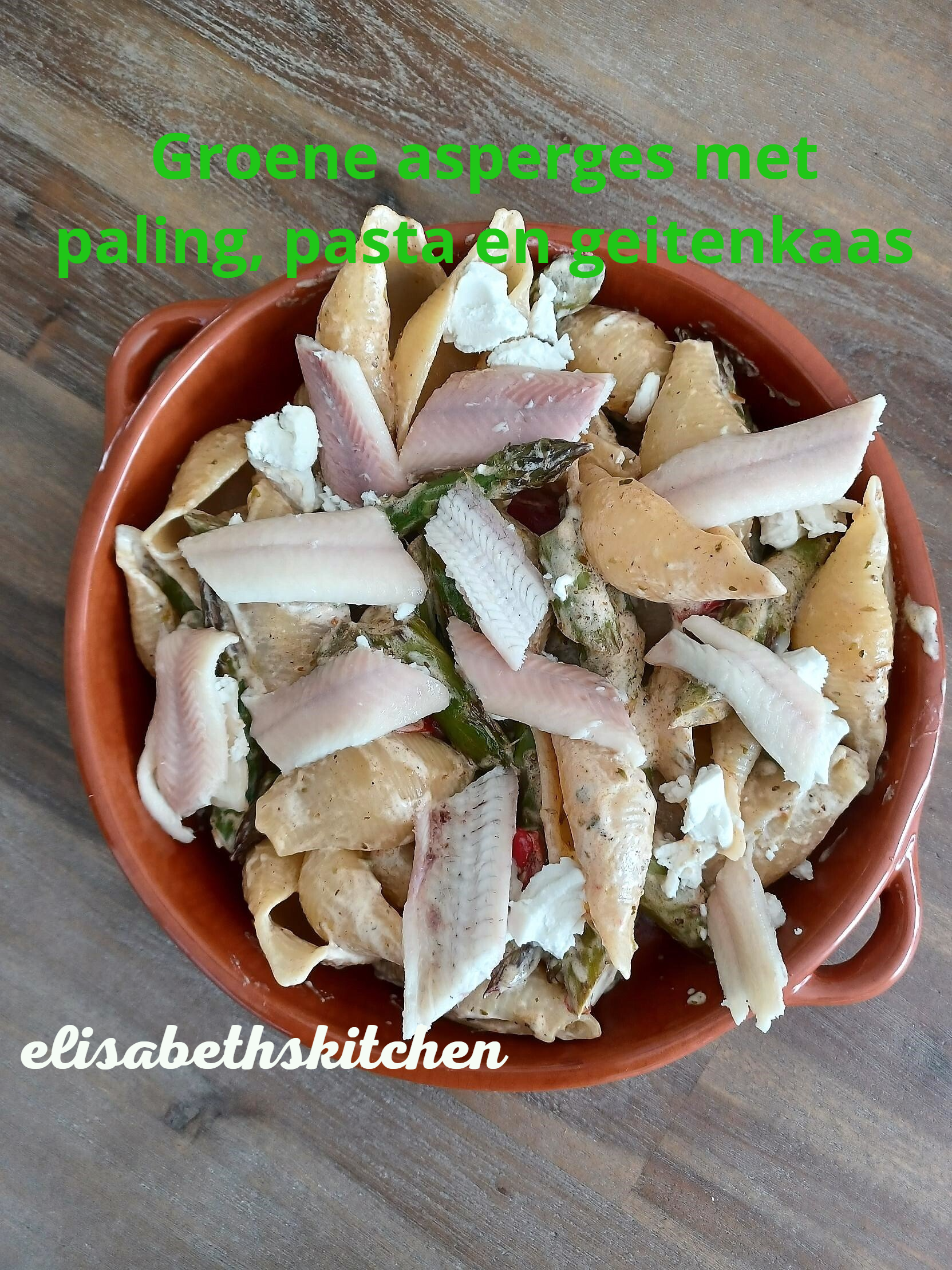 Groene asperges met paling, pasta en geitenkaas