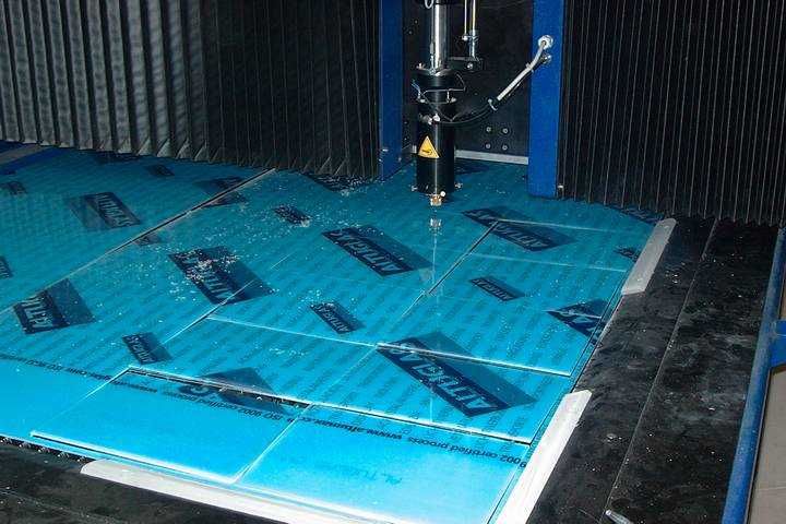 taglio al laser metacrilato
