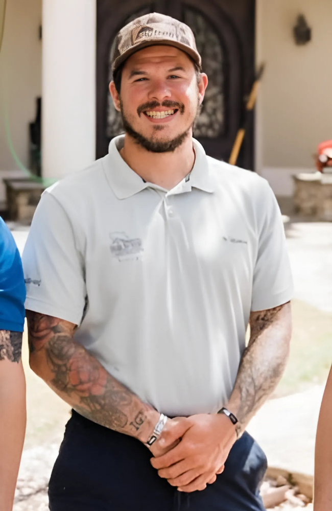 A silhouette of a person with a circle in the middle on a gray background.