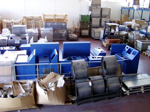 magazzino di stoccaggio opere di carpenteria leggera