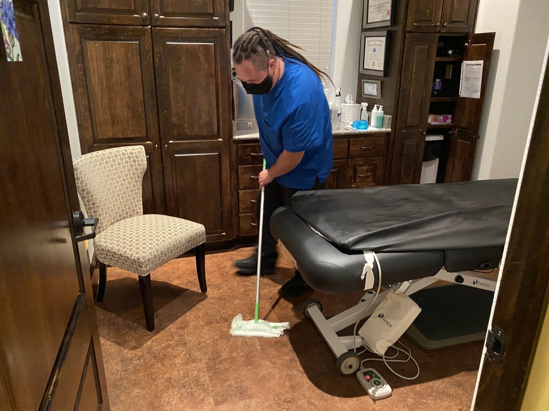 Billy Sanitizing Massage Floors