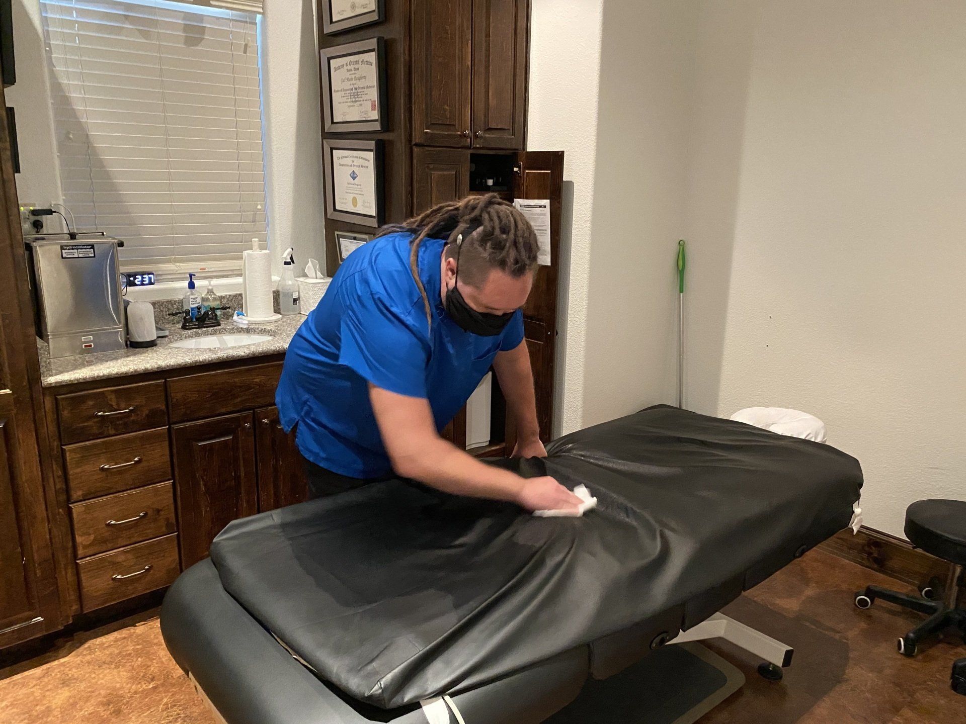 Billy Sanitizing Massage Table