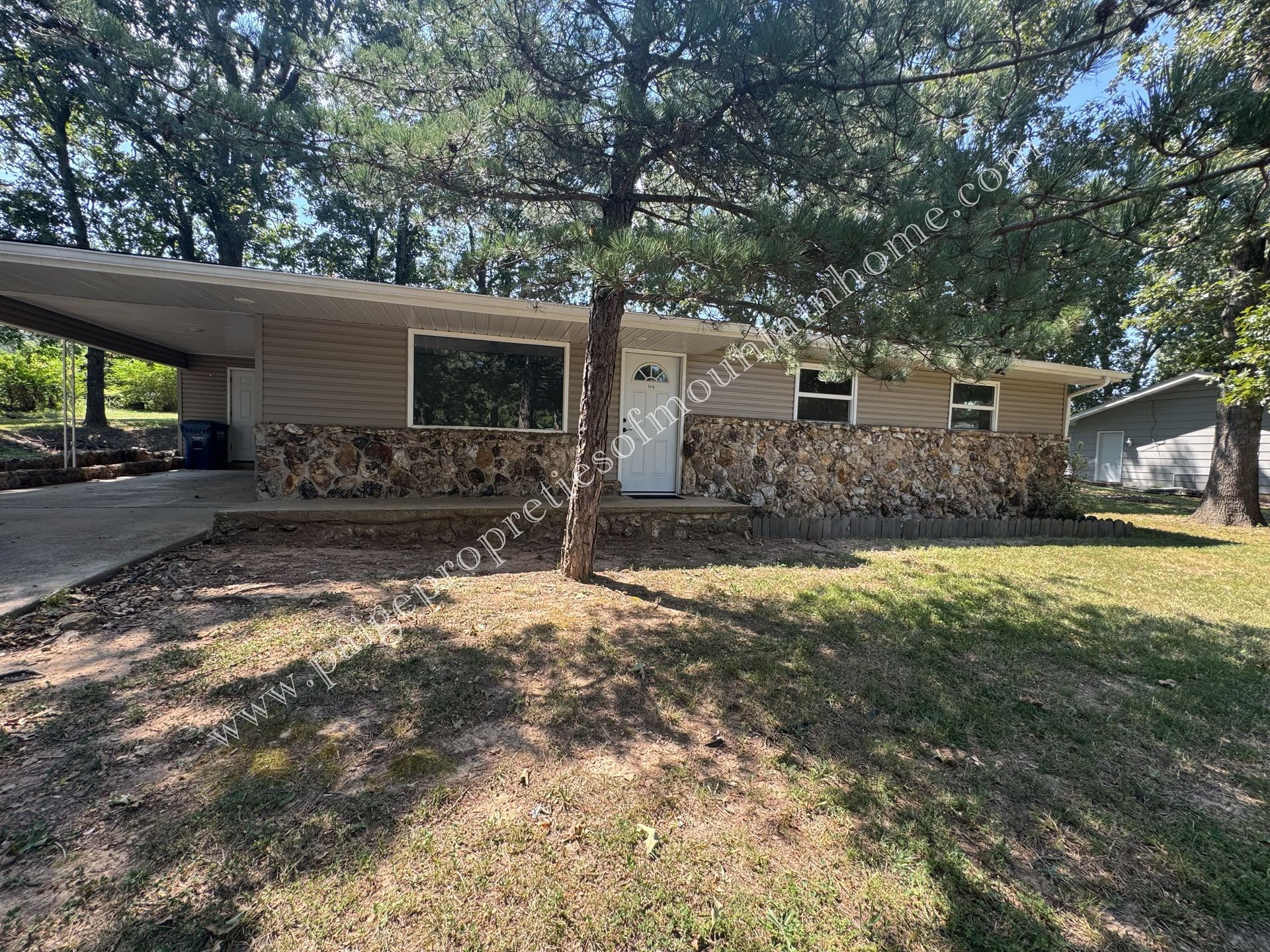 1016 Kentwood