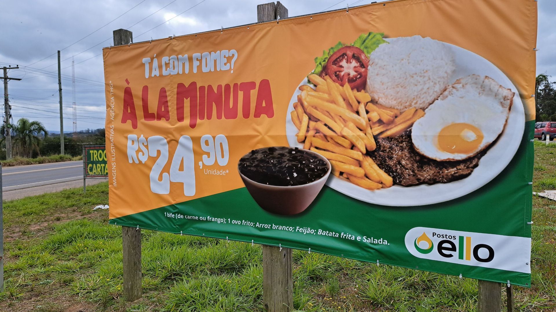 Outdoor anunciando uma refeição 