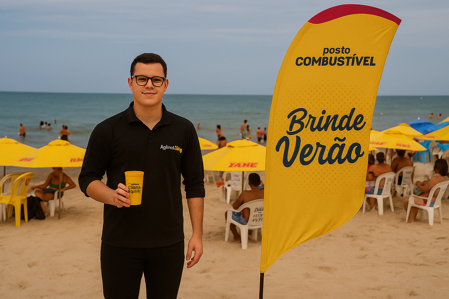 Homem na praia segurando uma xícara amarela; placa