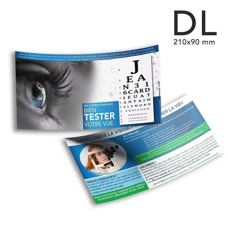 Un dépliant DL avec une photo de l'œil d'une femme dessus.