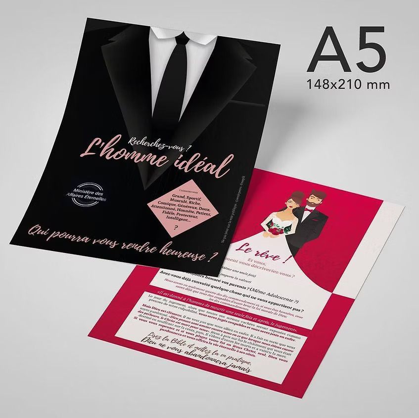Un dépliant A5 avec un homme en costume et cravate