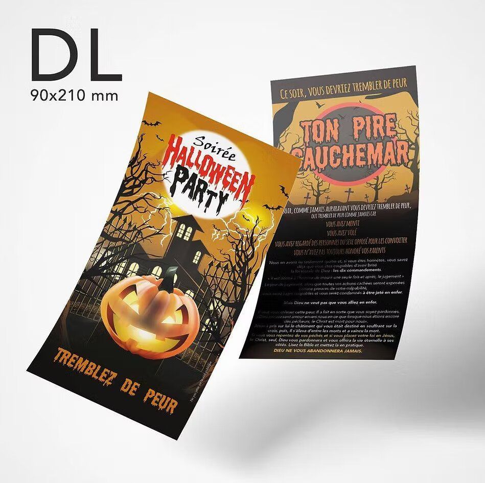 Un dépliant pour une fête d'Halloween avec une citrouille dessus