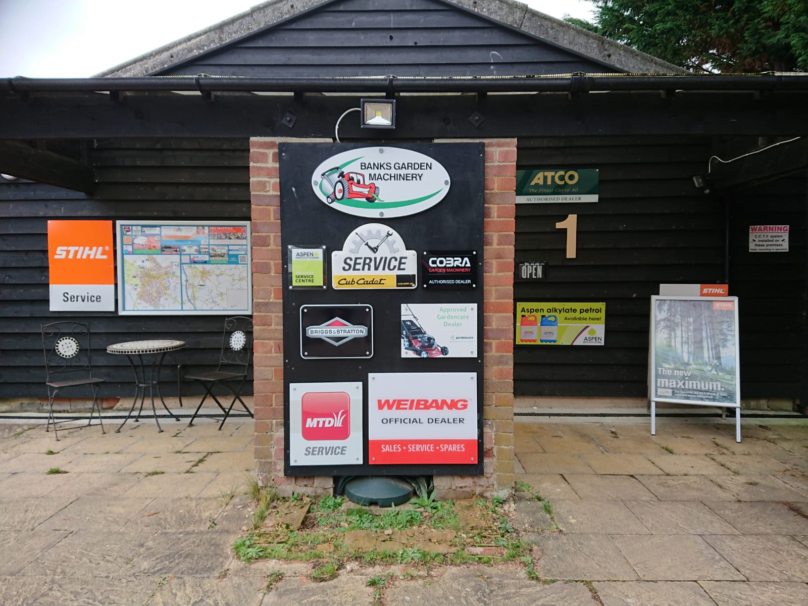 garden machinery shop