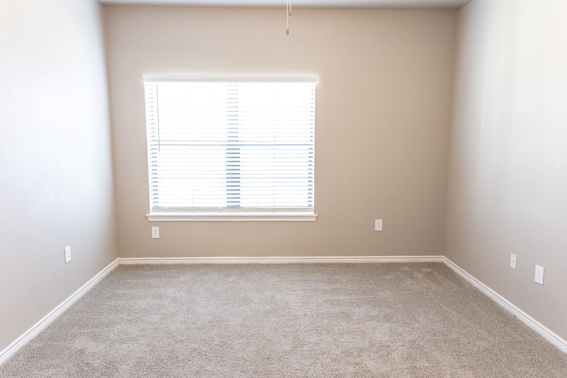a bedroom at Glen at Polo Park in Bentonville, AR.