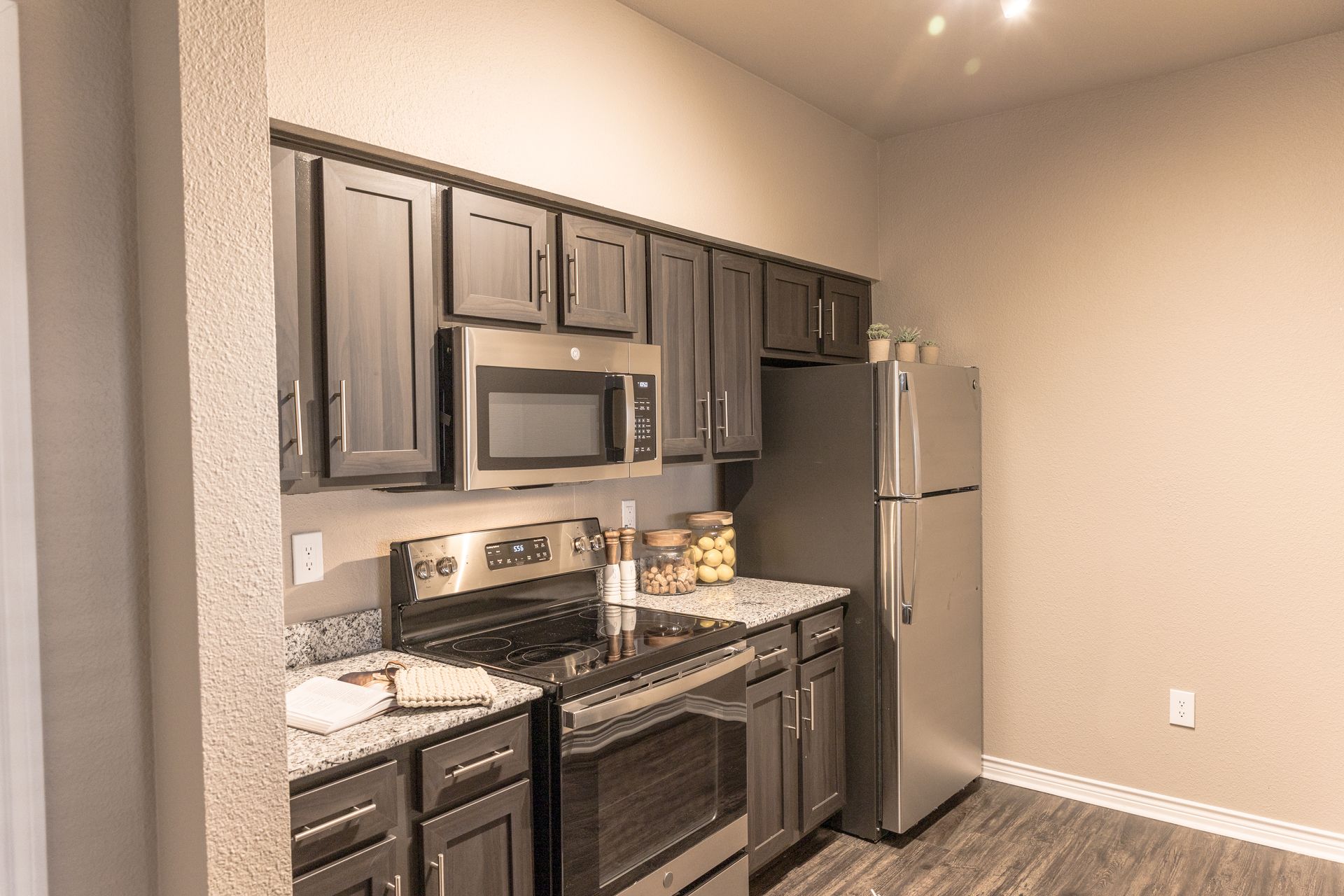 an apartment kitchen at Glen at Polo Park in Bentonville, AR.